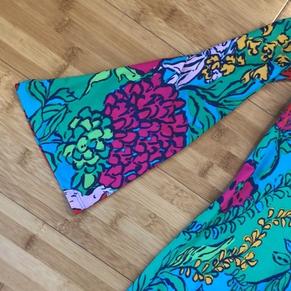 Lilly Pulitzer McFarland Dress - Size XS V-neck with Bell Sleeves. Exc Cond - Picture 5 of 10